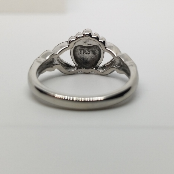 SALE☆Irish Claddagh Ring - Picture 5 of 7
